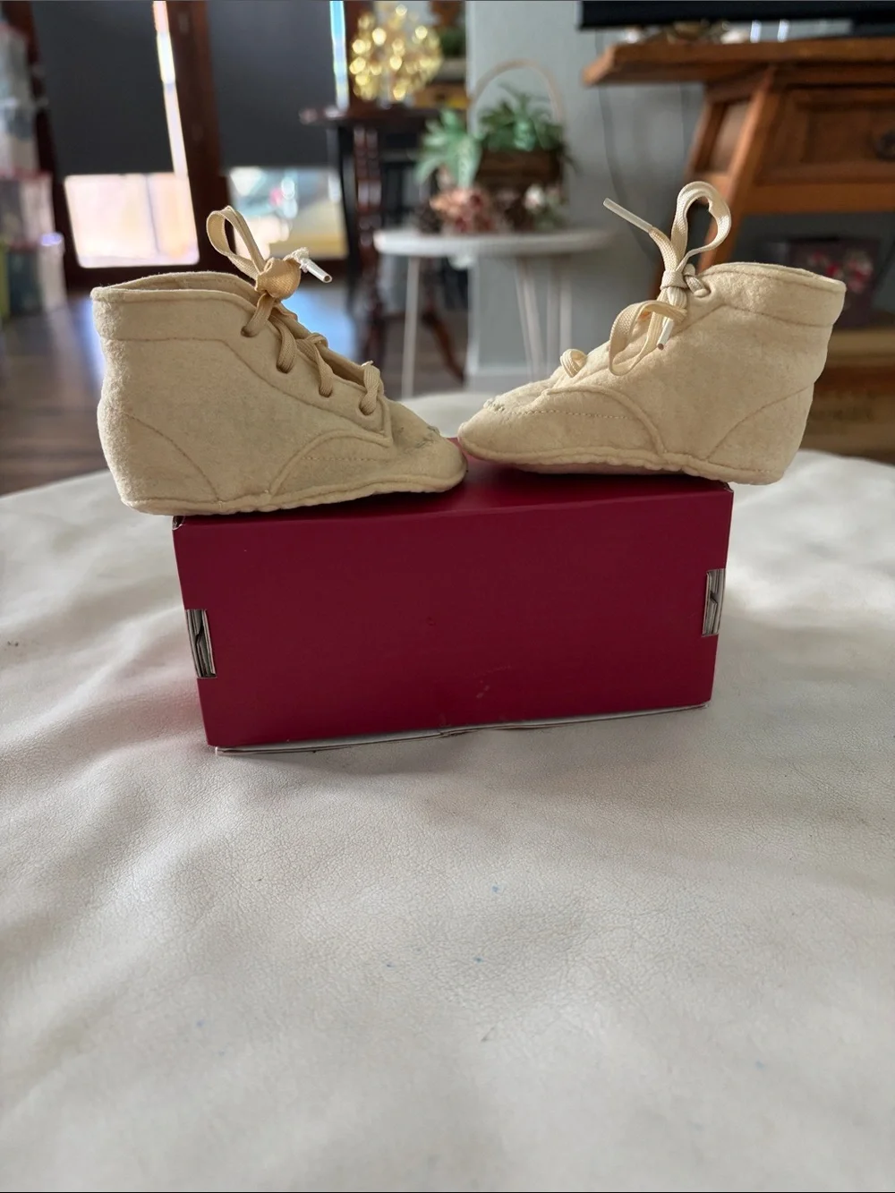 VINTAGE 1950’s GERTRUDE’S CRIB SHOES